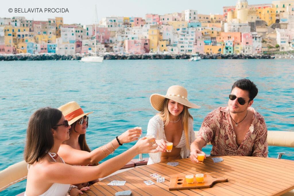 Tour in barca a Procida